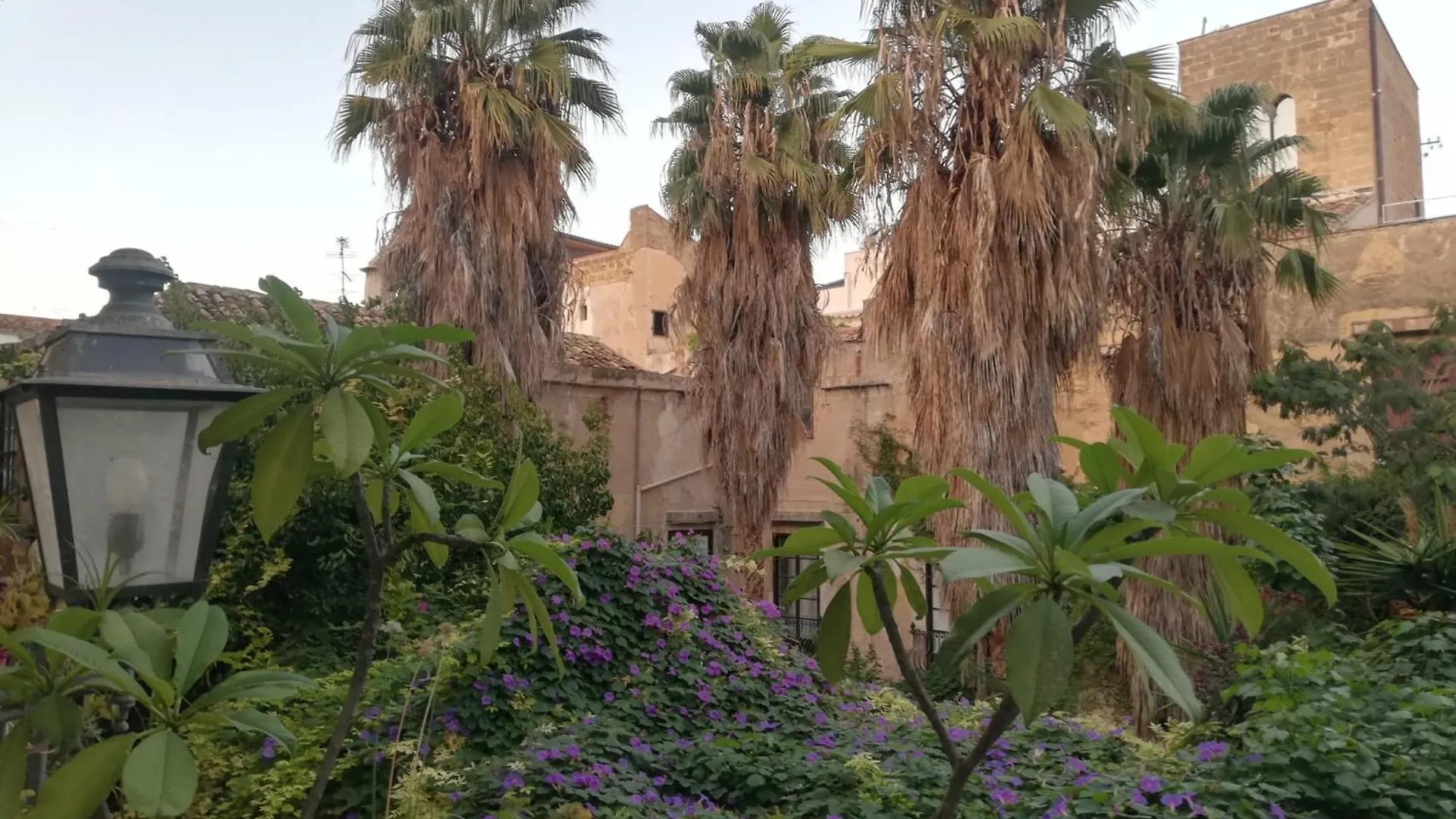Konukevi Arimatea Accommodations Palermo